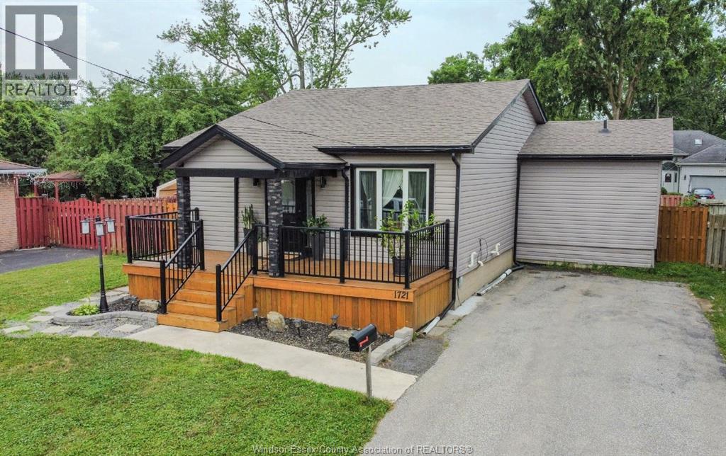 Photo 1 of 1721 South Cameron, Windsor ON