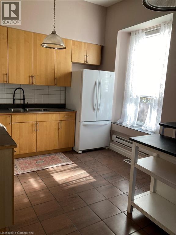 Photo 10 of 50 Wellington Street, Cambridge ON
