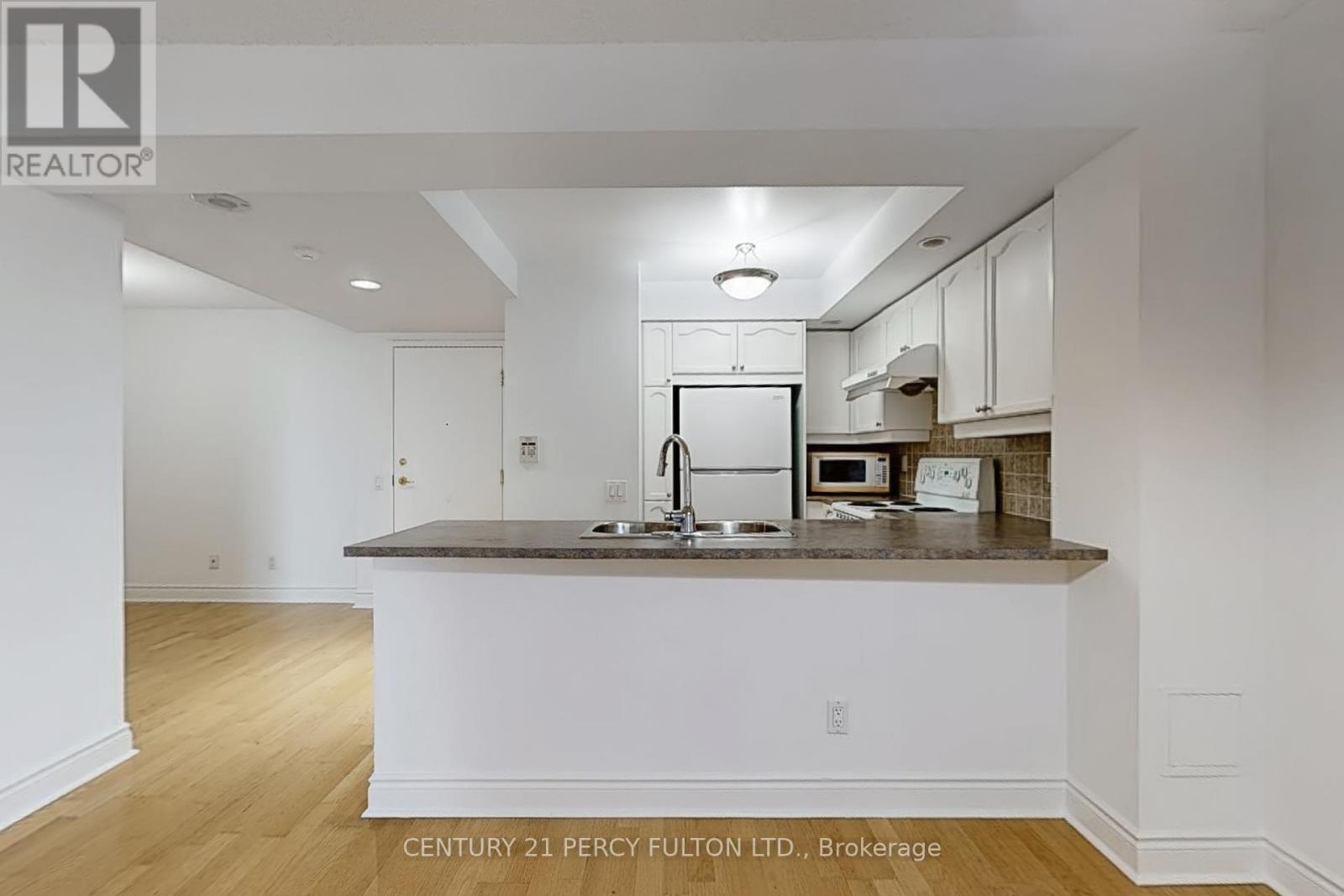 Photo 12 of 1008 5 Northtown Way, Toronto ON