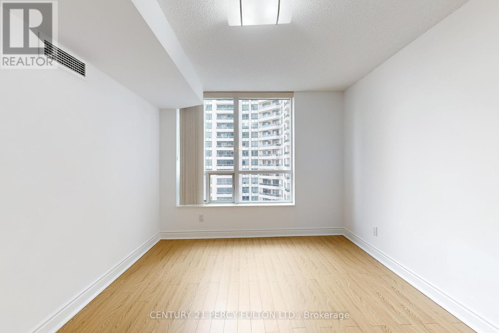 Photo 15 of 1008 5 Northtown Way, Toronto ON