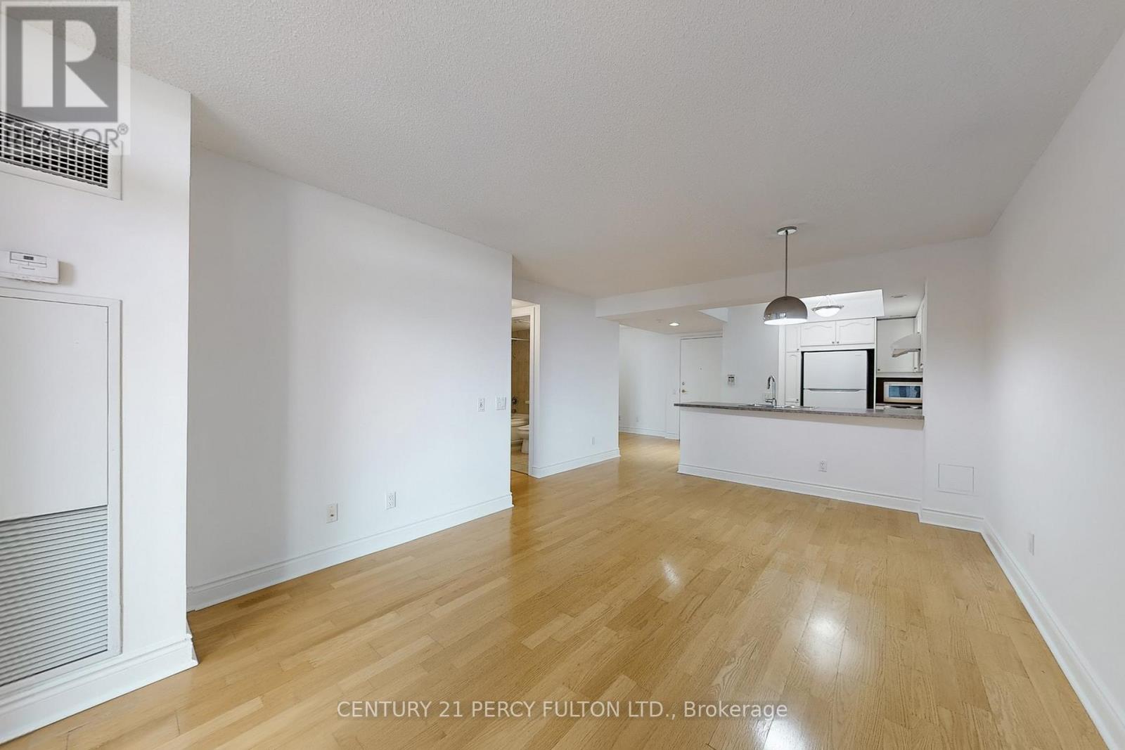 Photo 11 of 1008 5 Northtown Way, Toronto ON