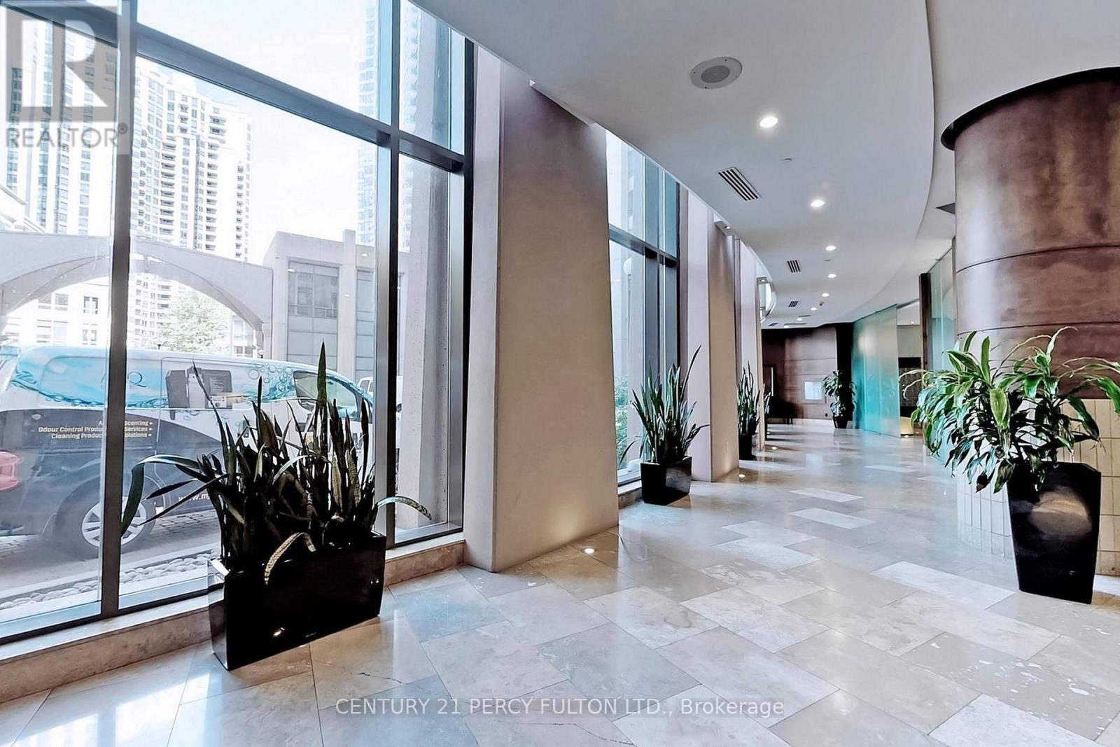 Photo 3 of 1008 5 Northtown Way, Toronto ON