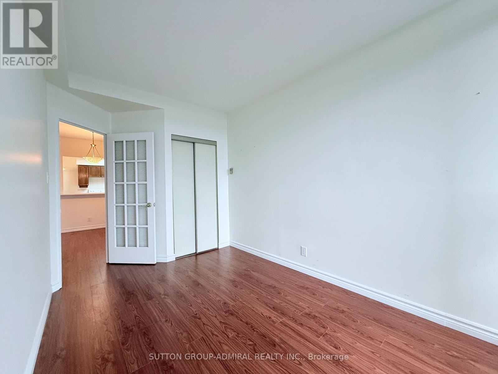 Photo 1 of Ph 27 32 Clarissa Drive, Richmond Hill ON