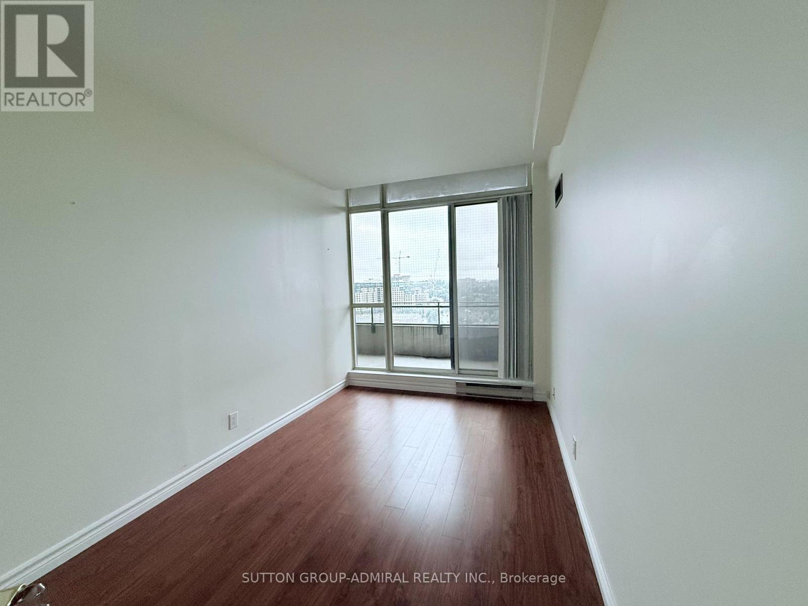 Photo 25 of Ph 27 32 Clarissa Drive, Richmond Hill ON