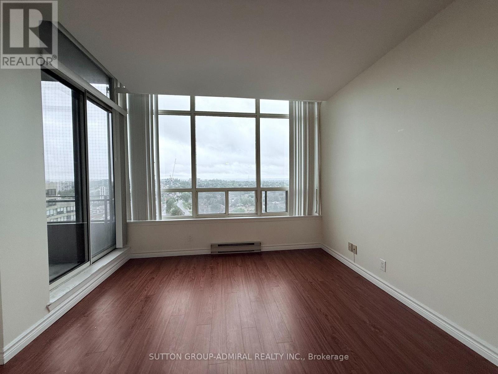 Photo 21 of Ph 27 32 Clarissa Drive, Richmond Hill ON