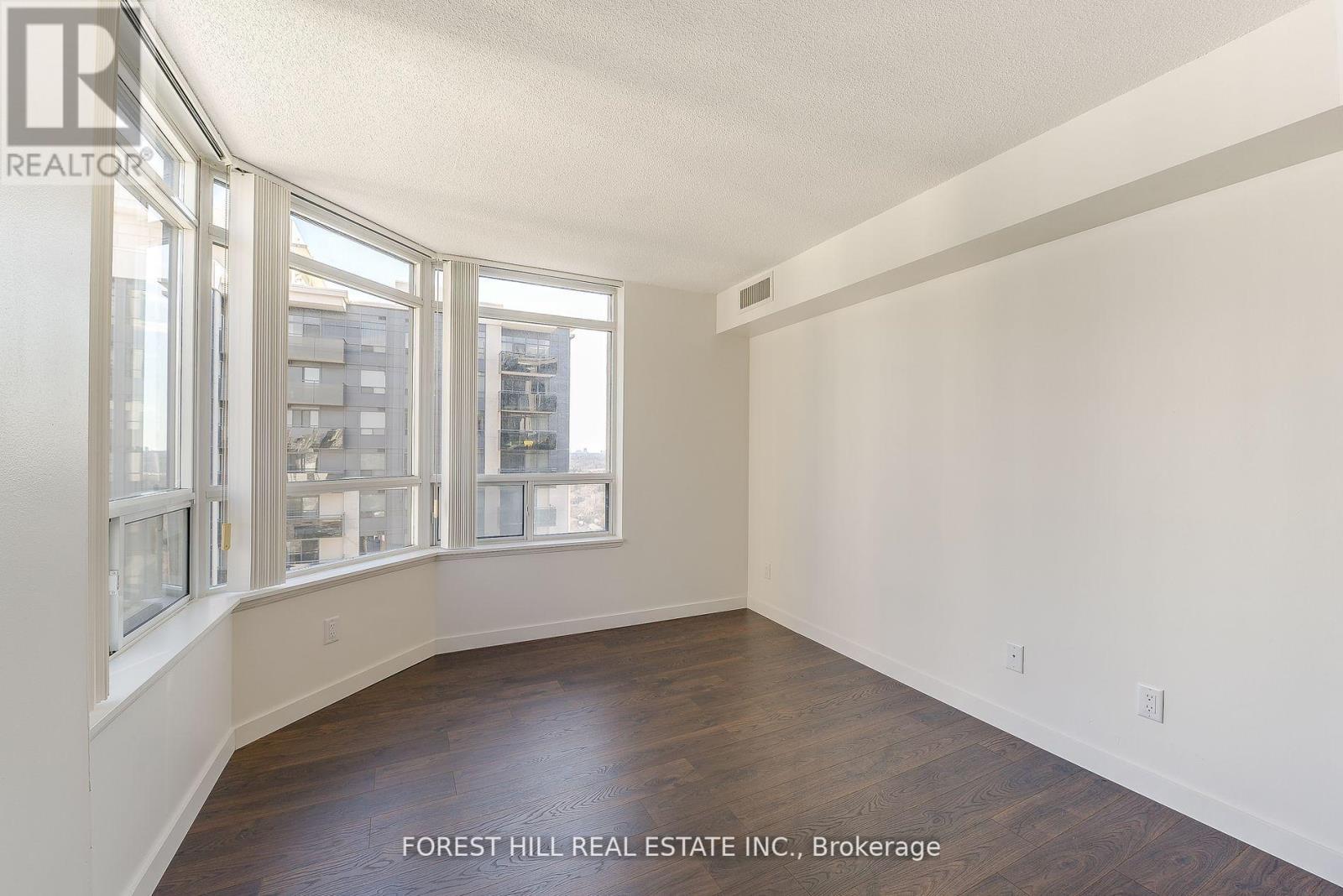 Photo 17 of 2711 153 Beecroft Road, Toronto ON