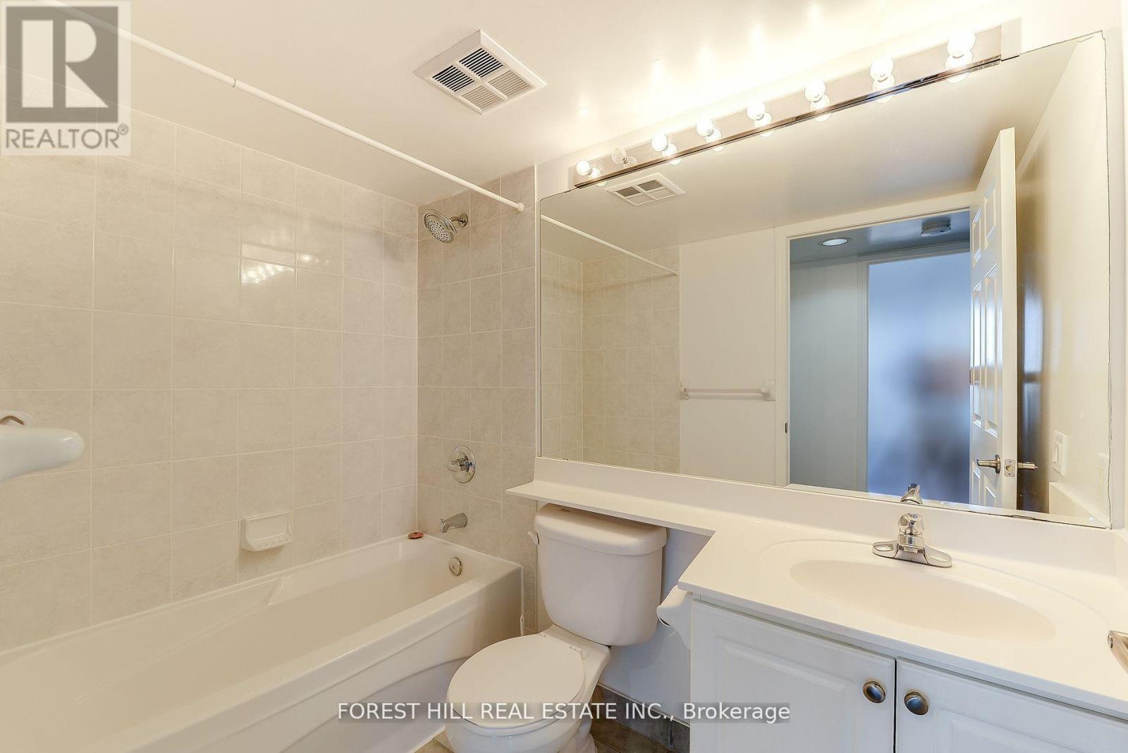 Photo 22 of 2711 153 Beecroft Road, Toronto ON