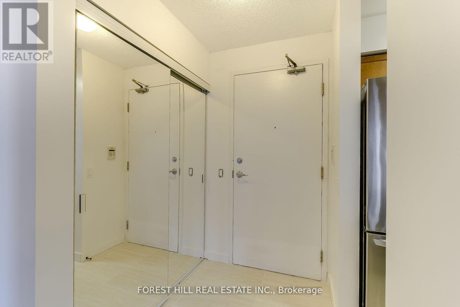 Photo 23 of 2711 153 Beecroft Road, Toronto ON