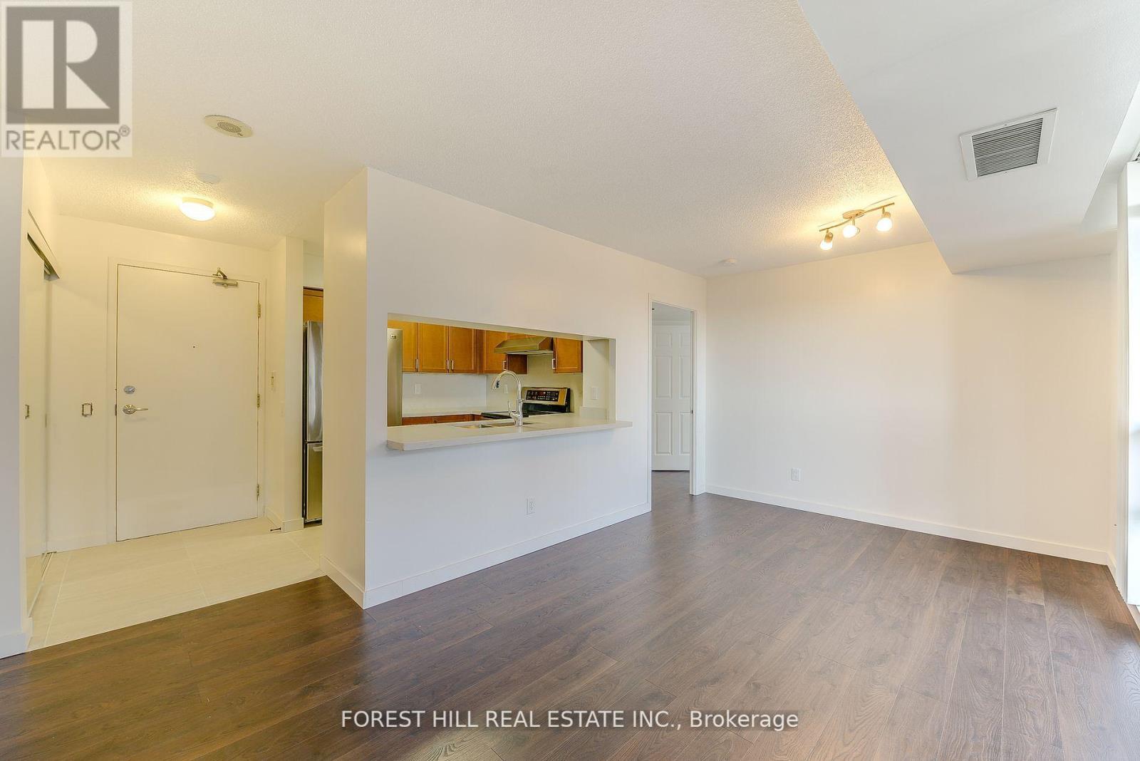 Photo 32 of 2711 153 Beecroft Road, Toronto ON