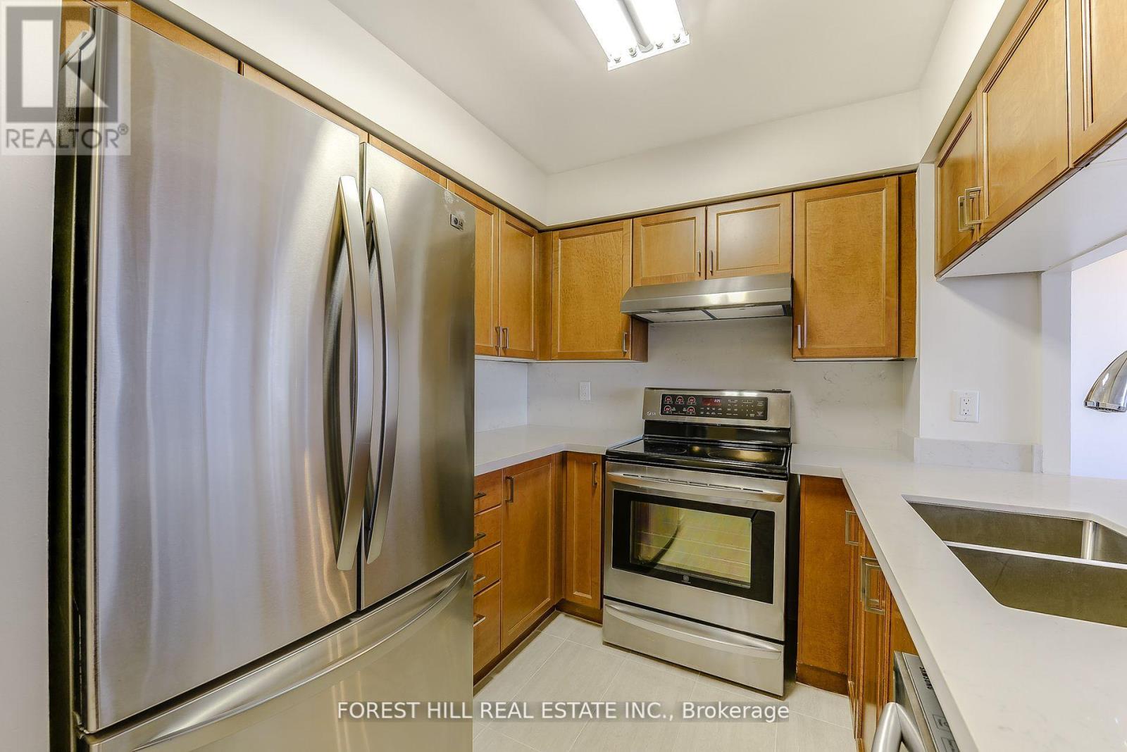 Photo 10 of 2711 153 Beecroft Road, Toronto ON