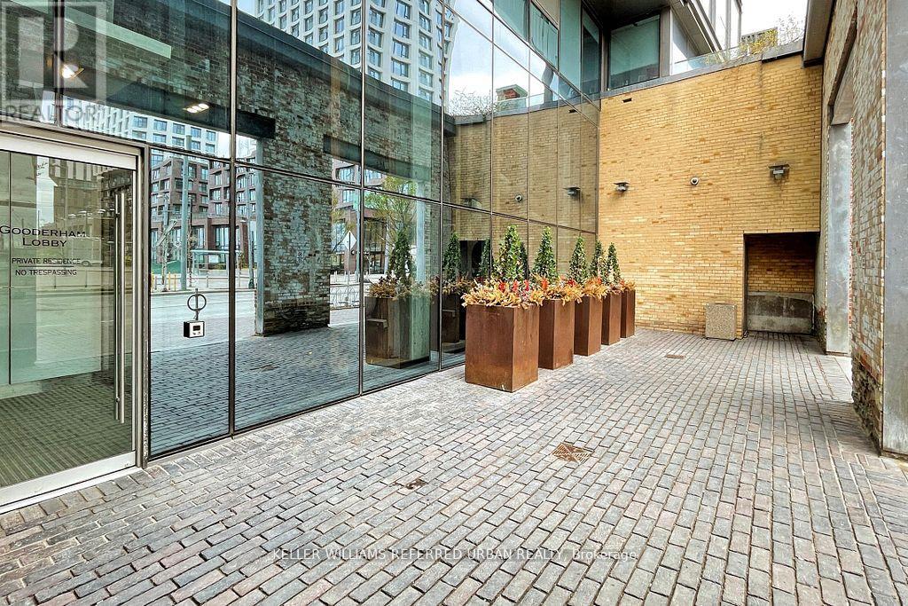 Photo 3 of 604 390 Cherry Street, Toronto ON