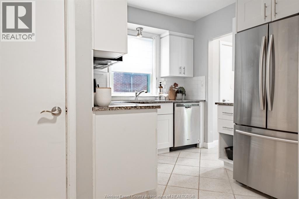 Photo 17 of 866 Belleperche Pl, Windsor ON