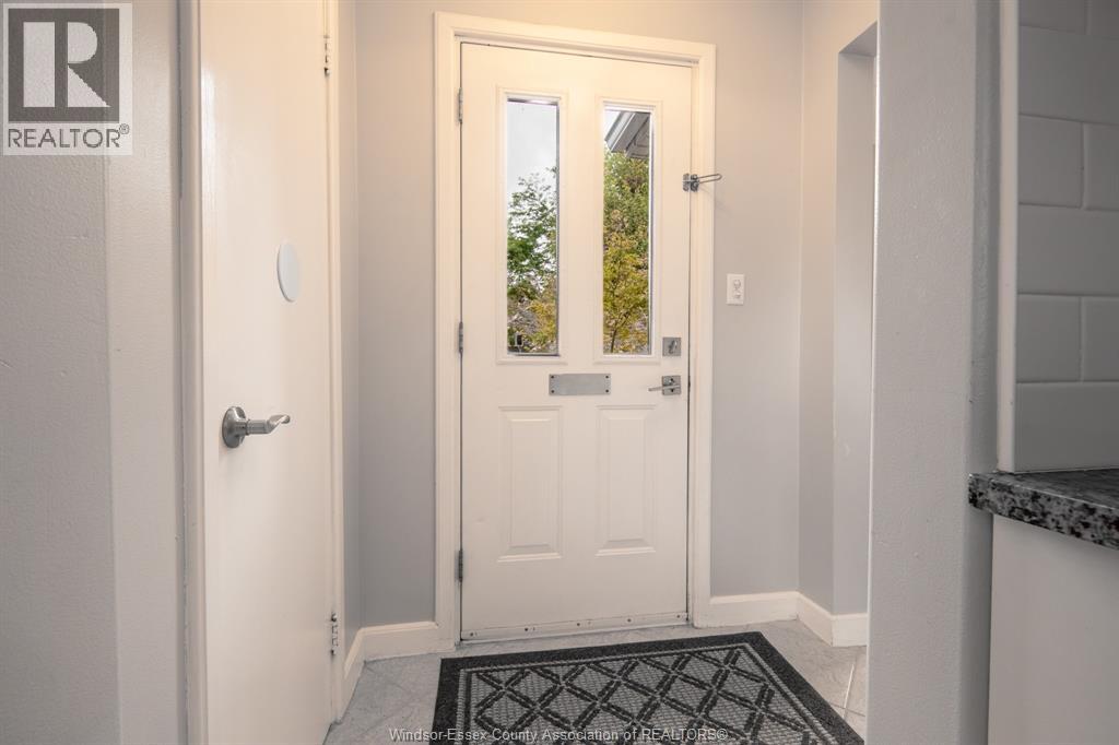 Photo 3 of 866 Belleperche Pl, Windsor ON