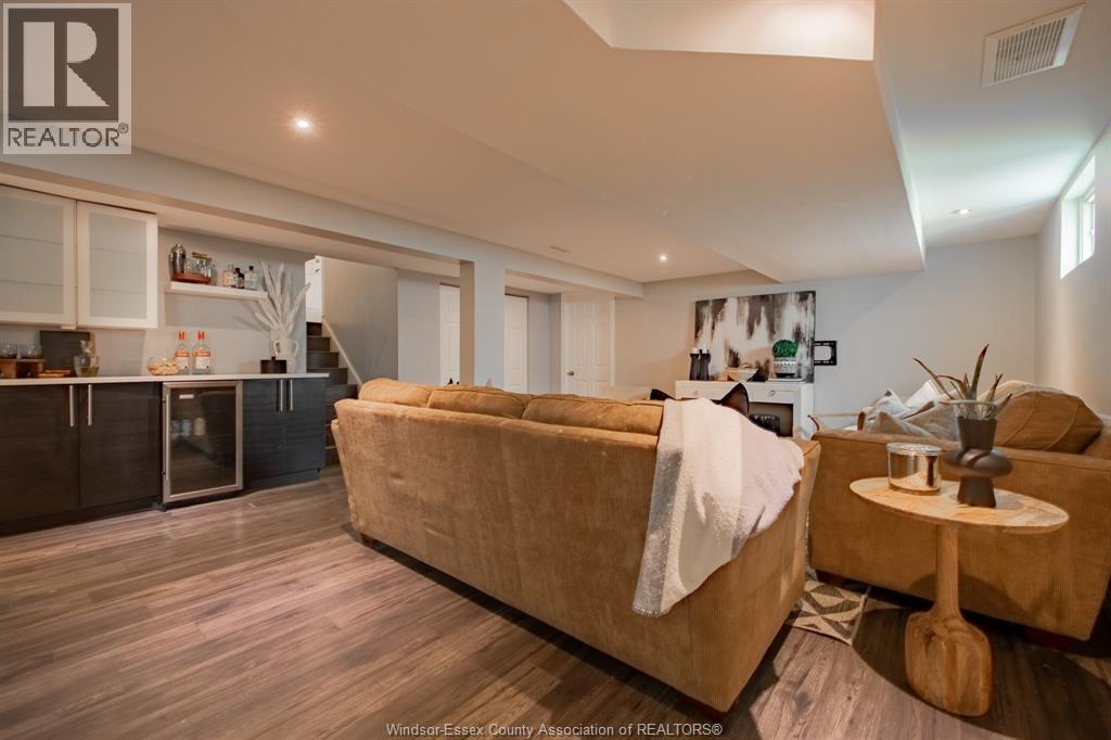 Photo 30 of 866 Belleperche Pl, Windsor ON