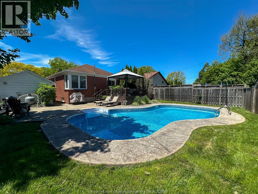 Photo 42 of 866 Belleperche Pl, Windsor ON