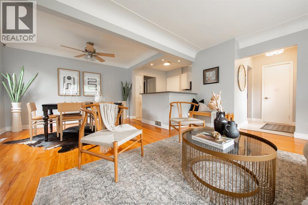 Photo 5 of 866 Belleperche Pl, Windsor ON