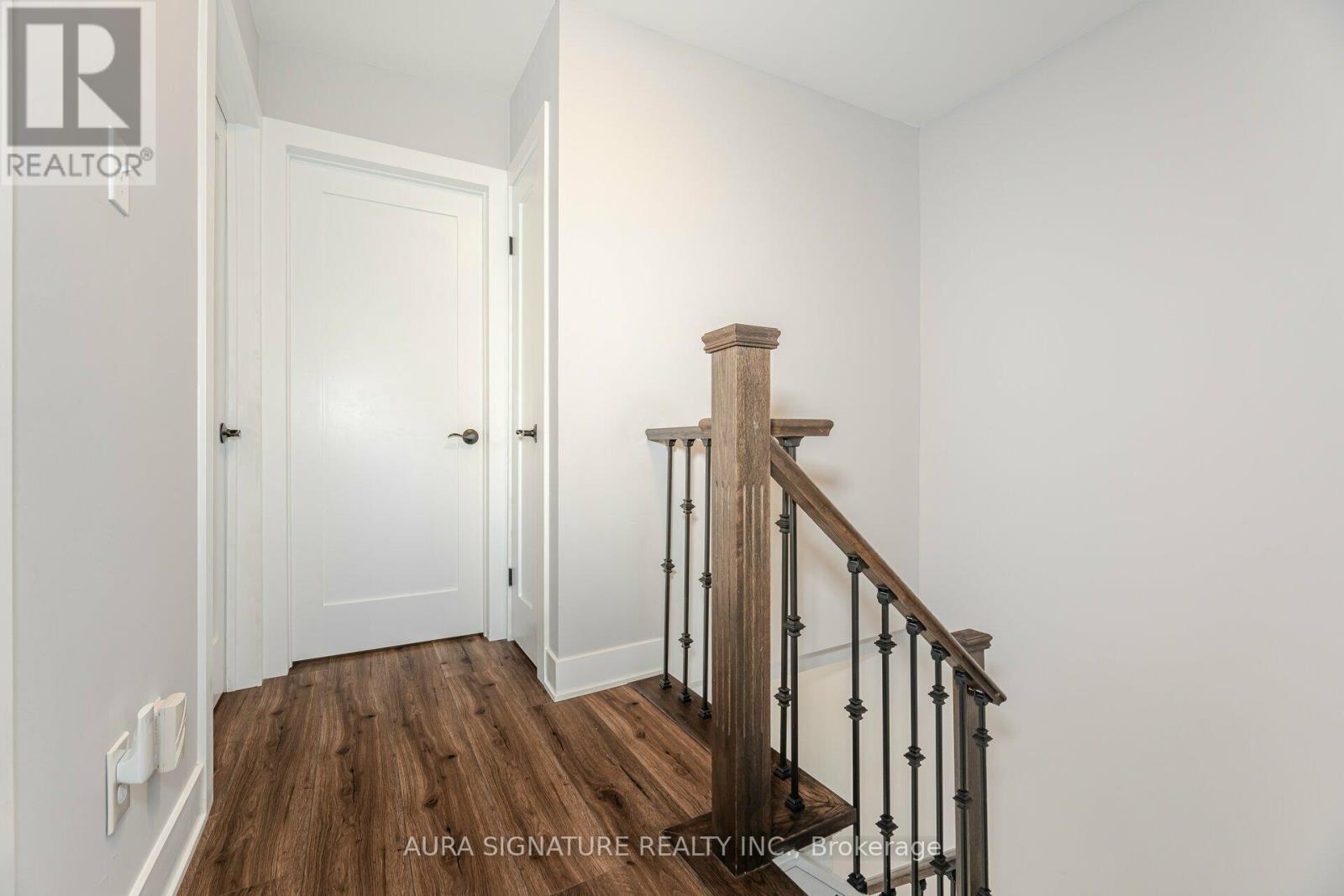 Photo 7 of 26 88 Rainbow Drive, Vaughan ON