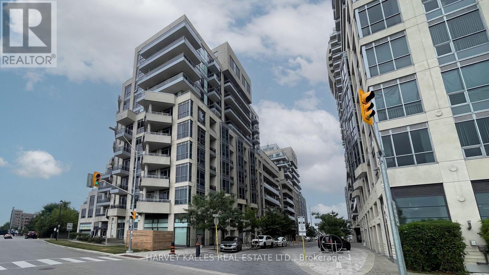 Photo 3 of Se 204 9199 Yonge Street, Richmond Hill ON