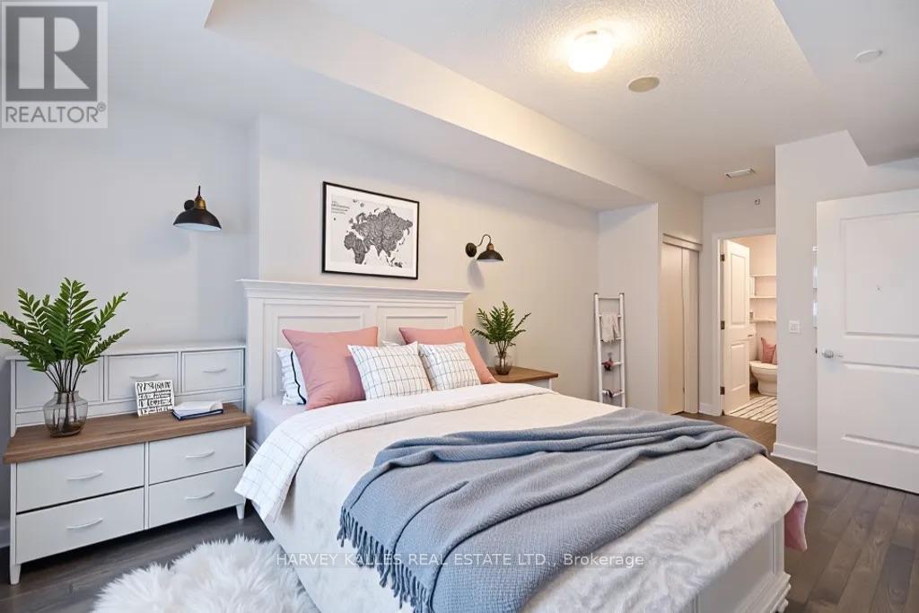 Photo 9 of Se 204 9199 Yonge Street, Richmond Hill ON