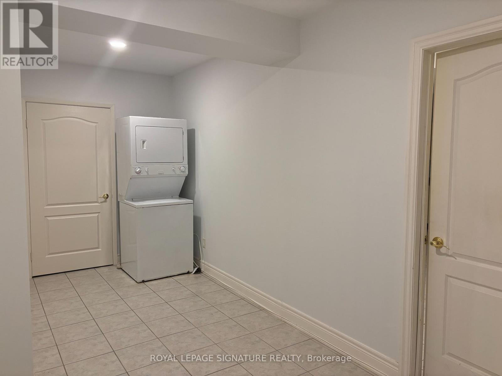 Photo 8 of Bsmt 72 Velmar Drive N, Vaughan ON