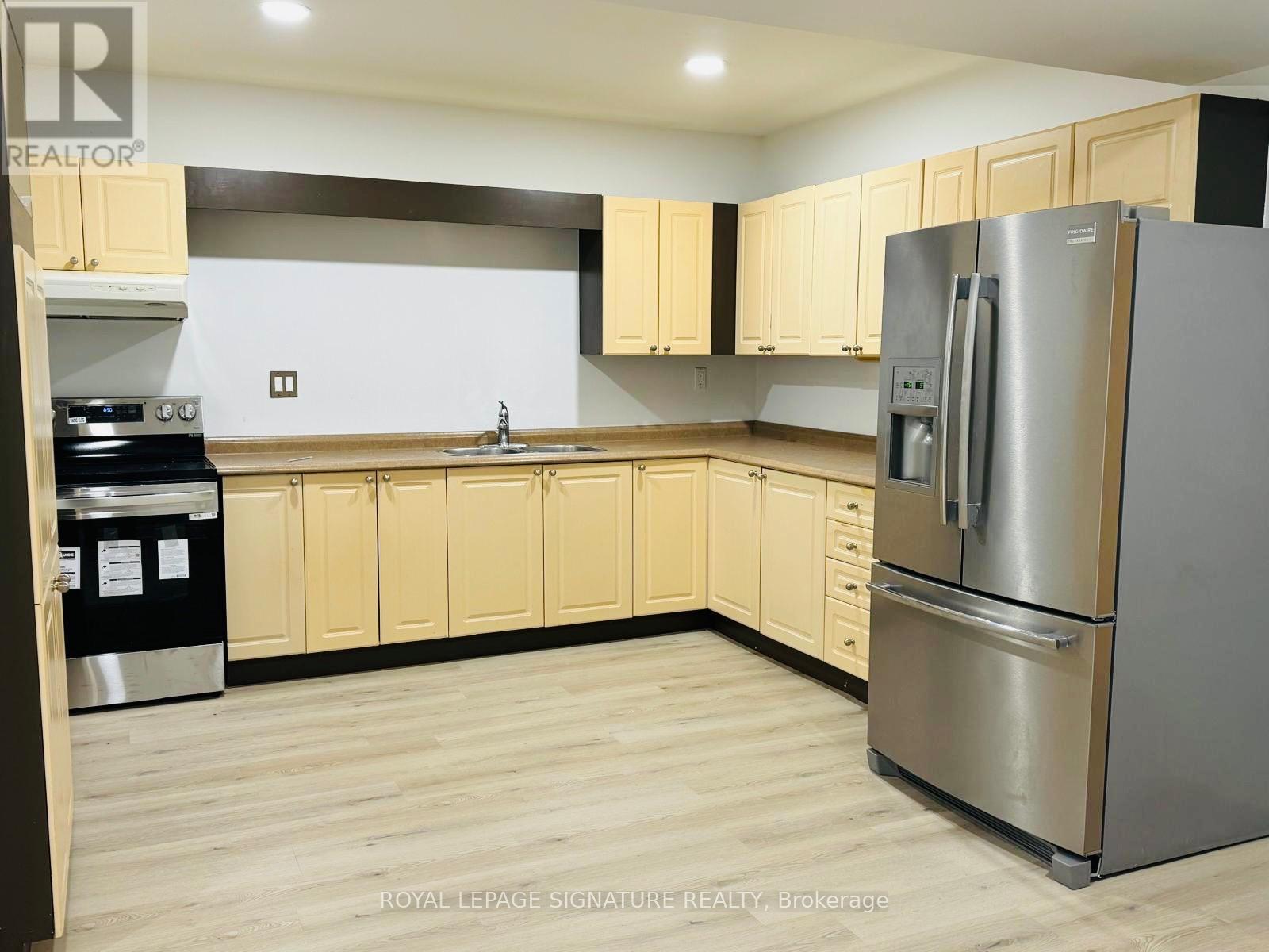 Photo 10 of Bsmt 72 Velmar Drive N, Vaughan ON