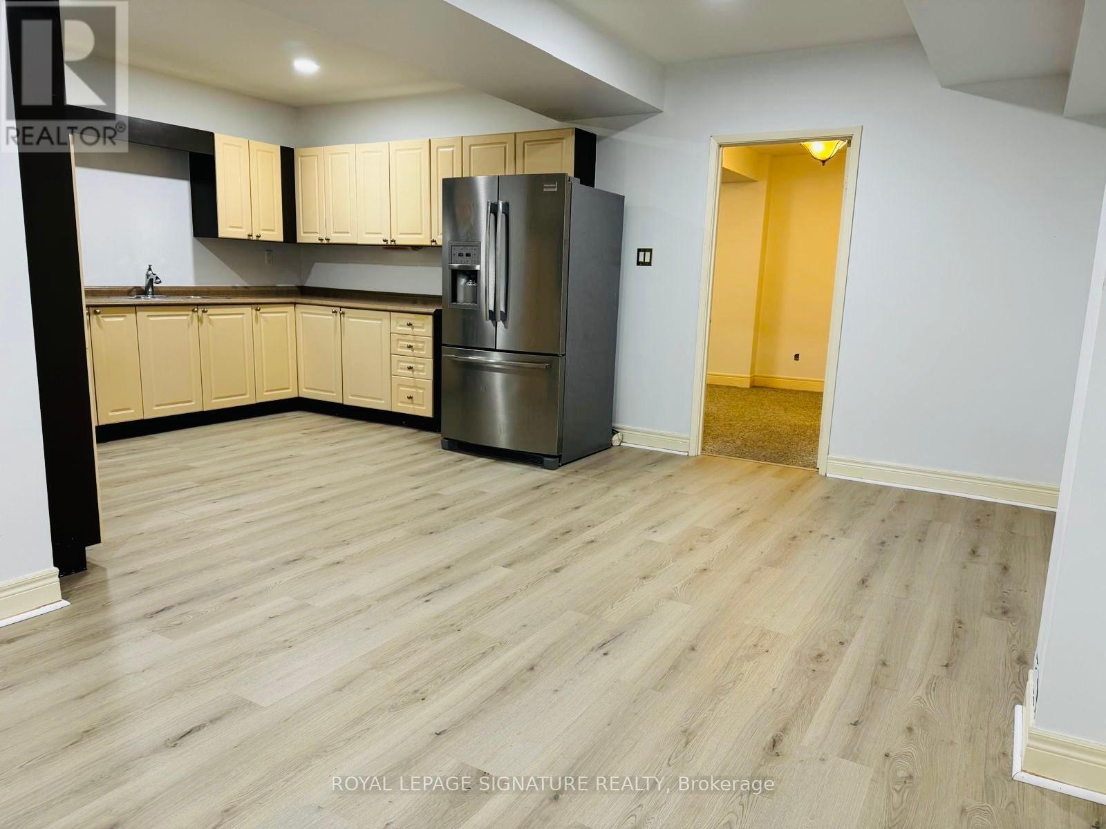 Photo 12 of Bsmt 72 Velmar Drive N, Vaughan ON