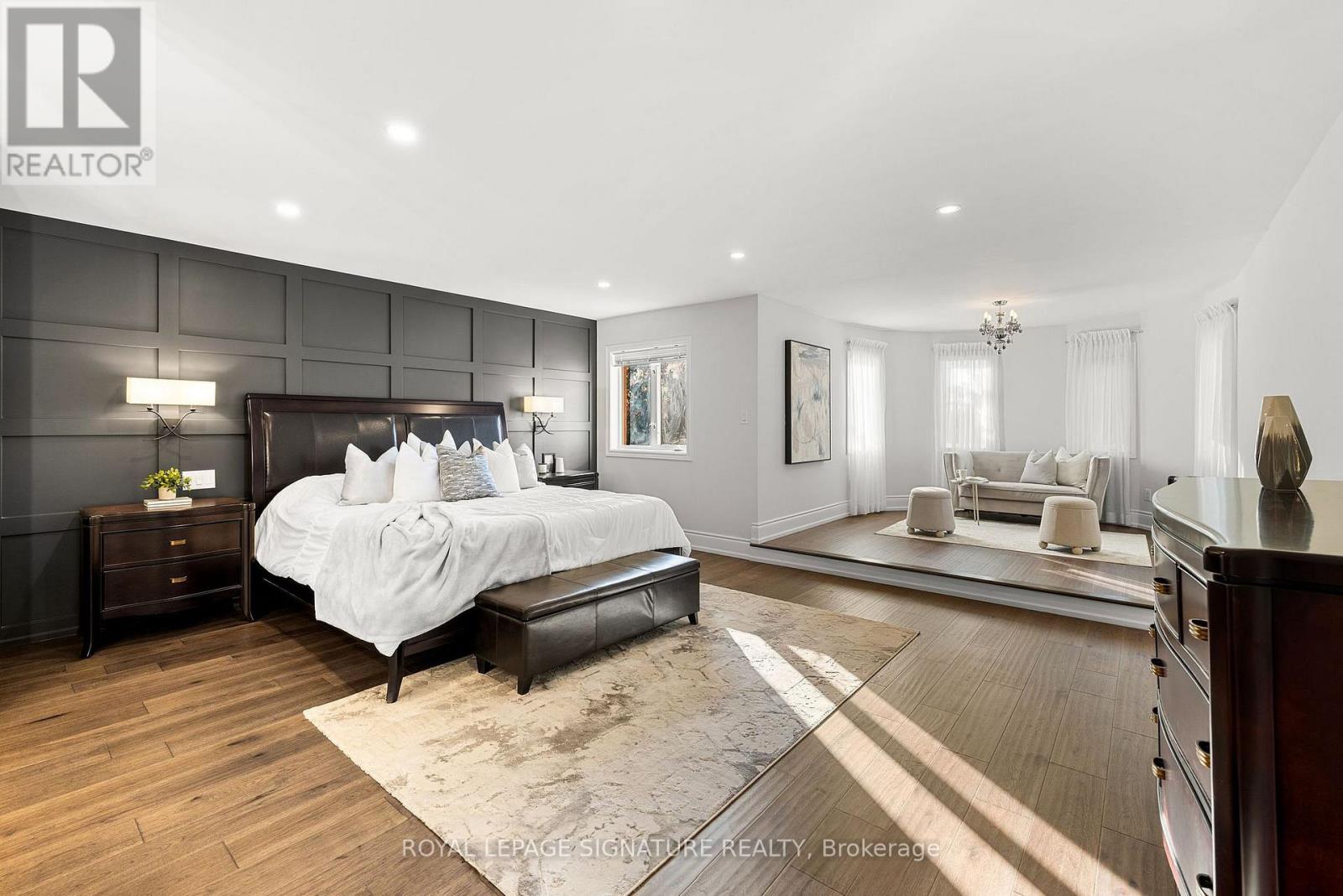 Photo 4 of 1067 Ivsbridge Boulevard, Newmarket ON