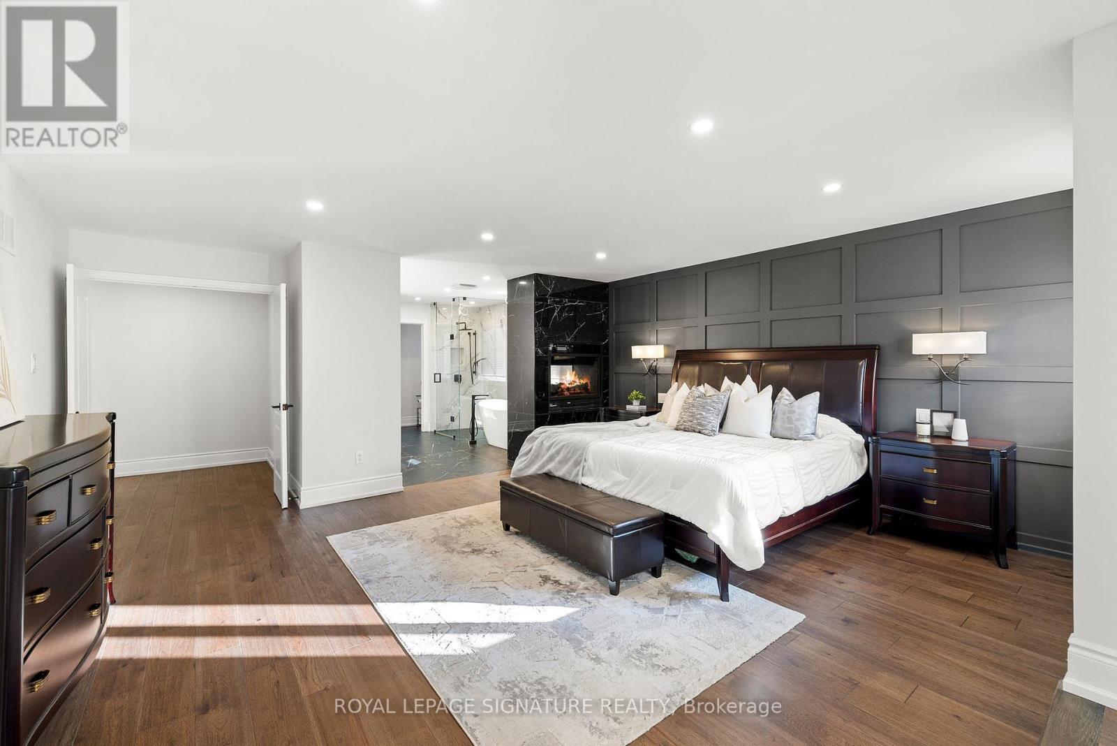Photo 1 of 1067 Ivsbridge Boulevard, Newmarket ON