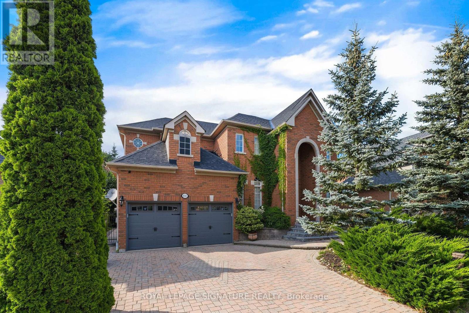 Photo 24 of 1067 Ivsbridge Boulevard, Newmarket ON