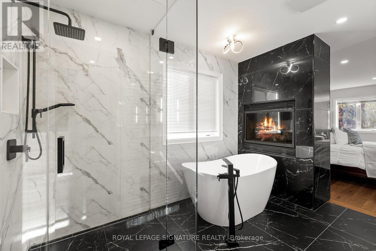 Photo 29 of 1067 Ivsbridge Boulevard, Newmarket ON