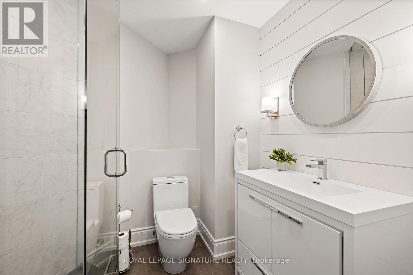 Photo 25 of 1067 Ivsbridge Boulevard, Newmarket ON