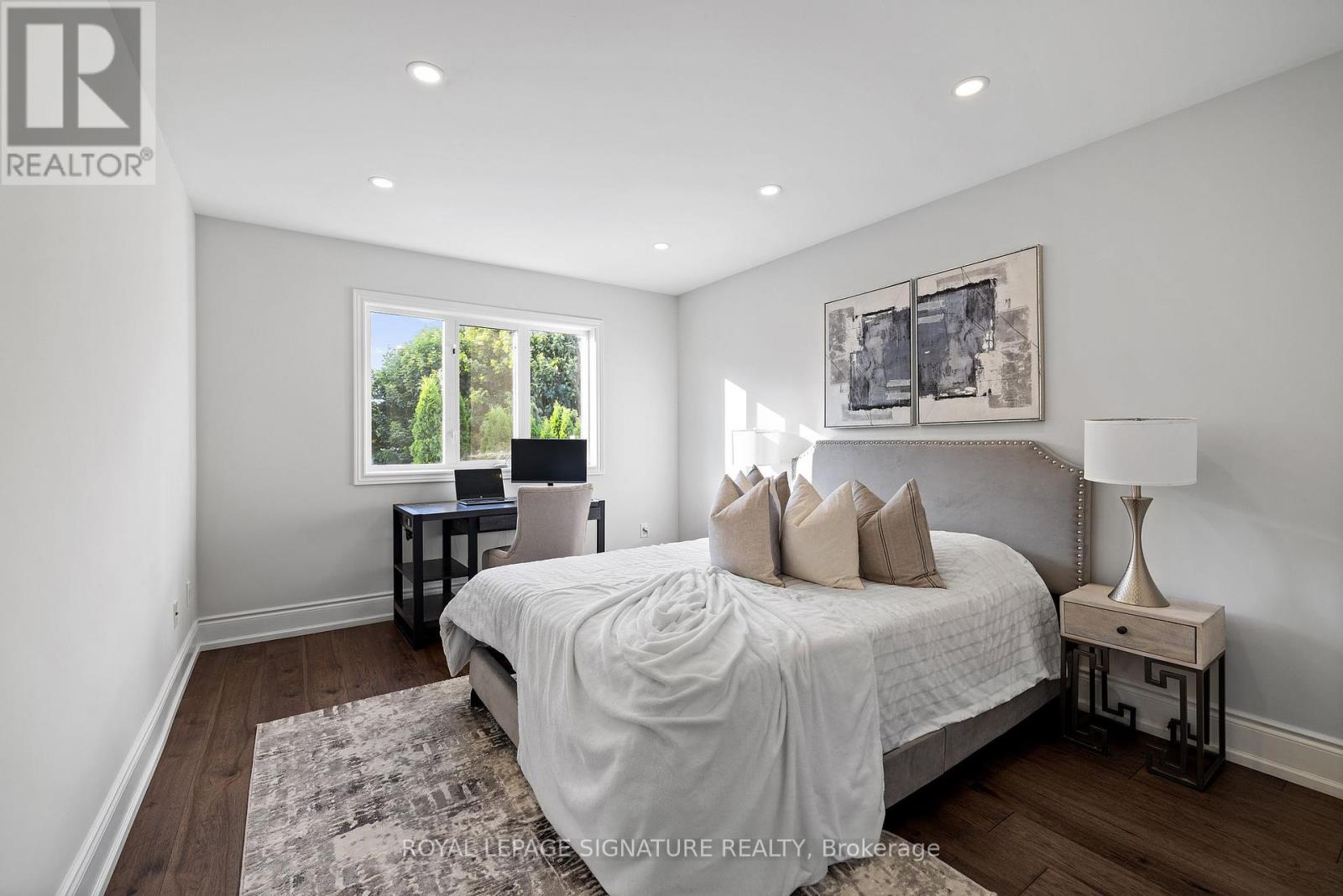 Photo 26 of 1067 Ivsbridge Boulevard, Newmarket ON