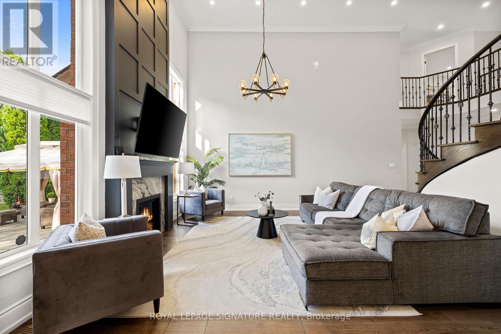 Photo 19 of 1067 Ivsbridge Boulevard, Newmarket ON