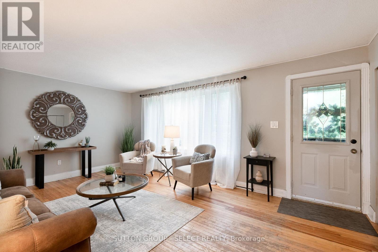 Photo 13 of 570 Kingsway Avenue, London North ON