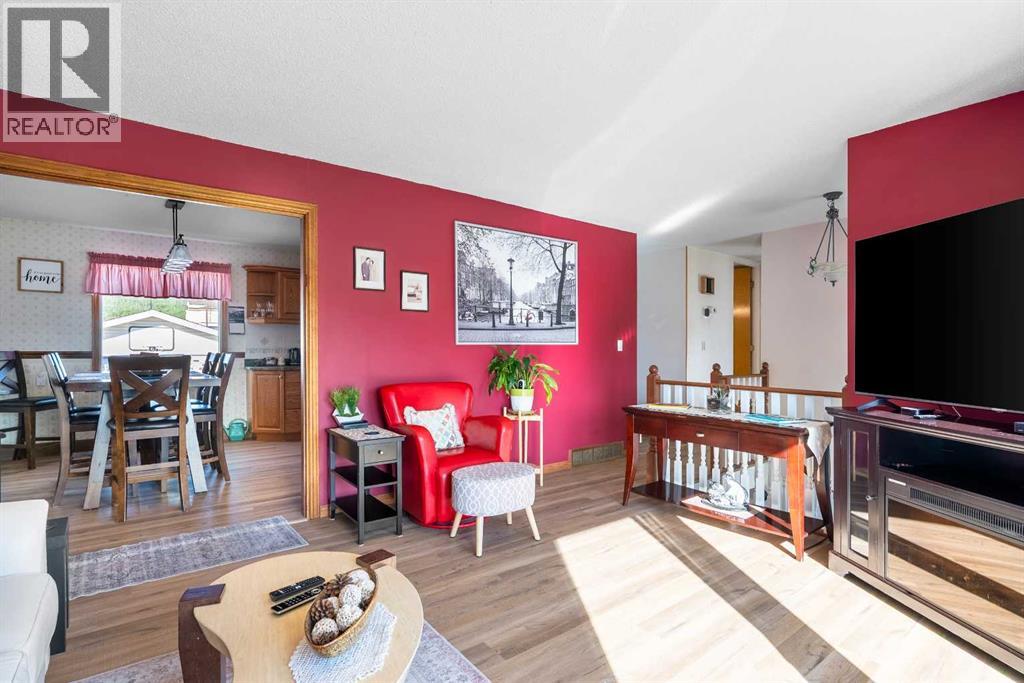Photo 11 of 9 Bennett Crescent, Fort Mcmurray AB