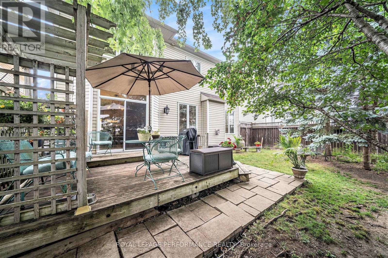 Photo 32 of 21 Berry Glen Street, Ottawa ON
