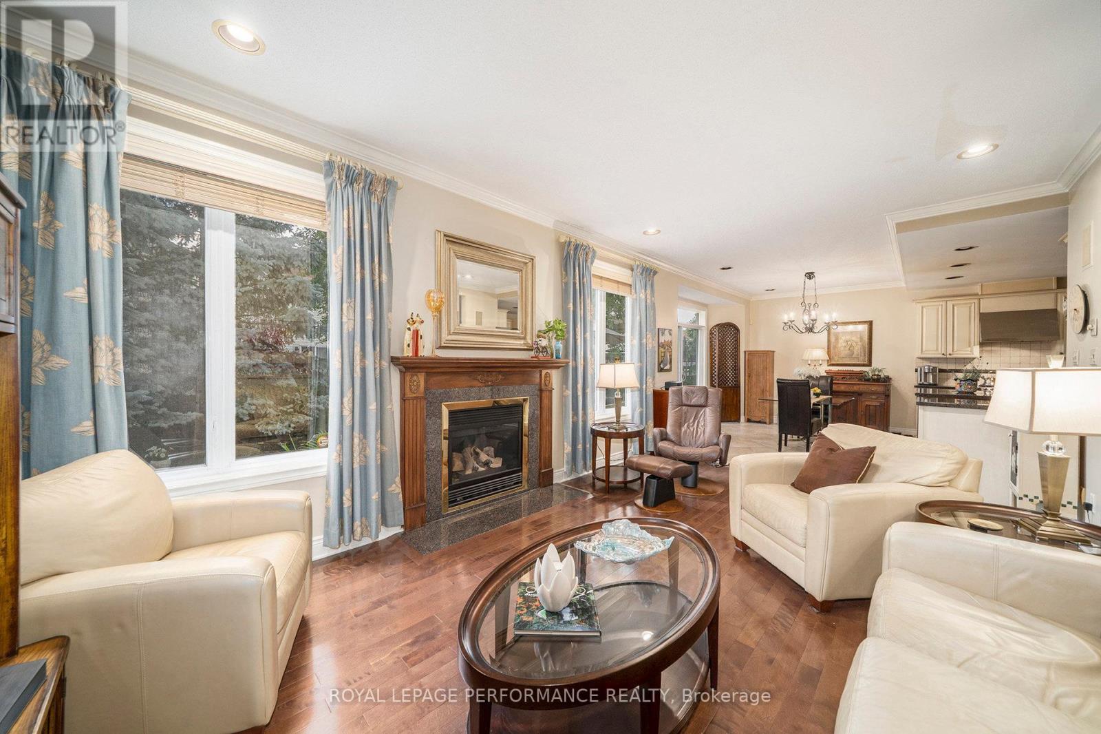 Photo 8 of 21 Berry Glen Street, Ottawa ON
