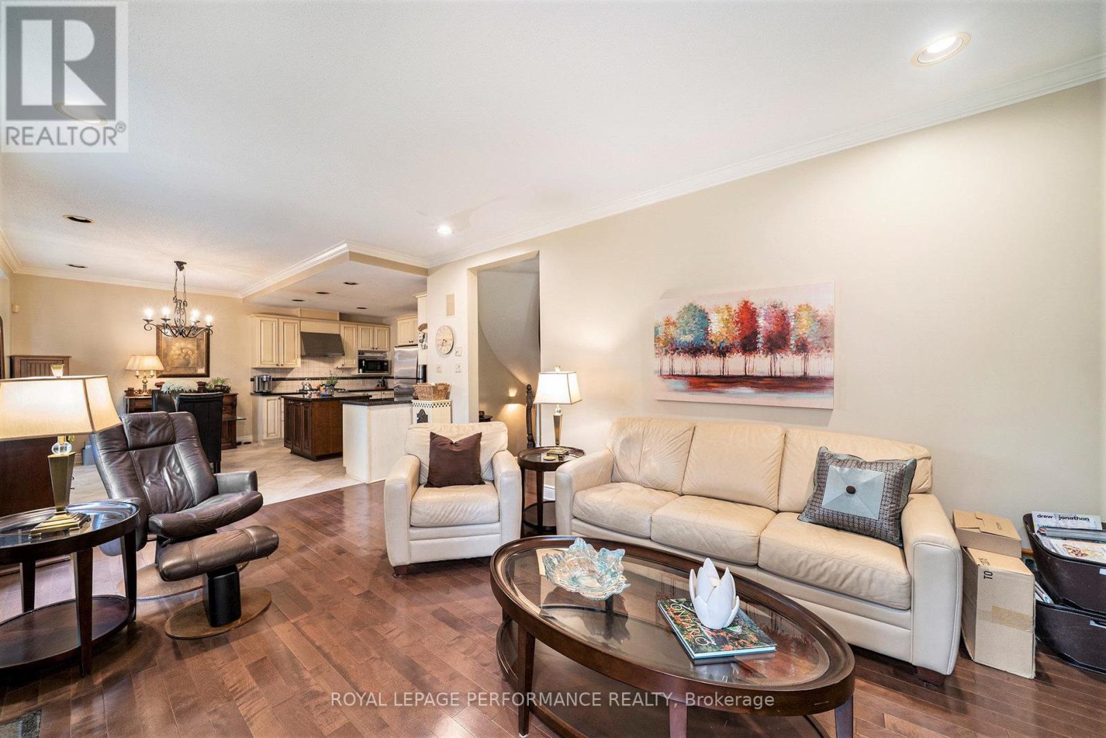 Photo 9 of 21 Berry Glen Street, Ottawa ON