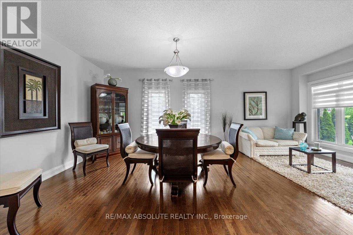 Photo 10 of 706 Bridleglen Crescent, Ottawa ON