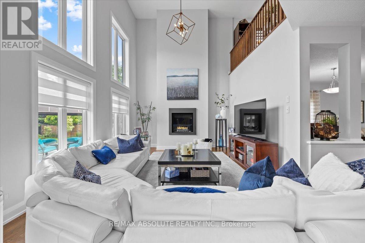Photo 13 of 706 Bridleglen Crescent, Ottawa ON