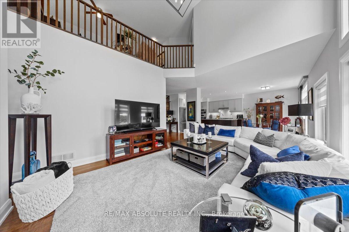 Photo 15 of 706 Bridleglen Crescent, Ottawa ON