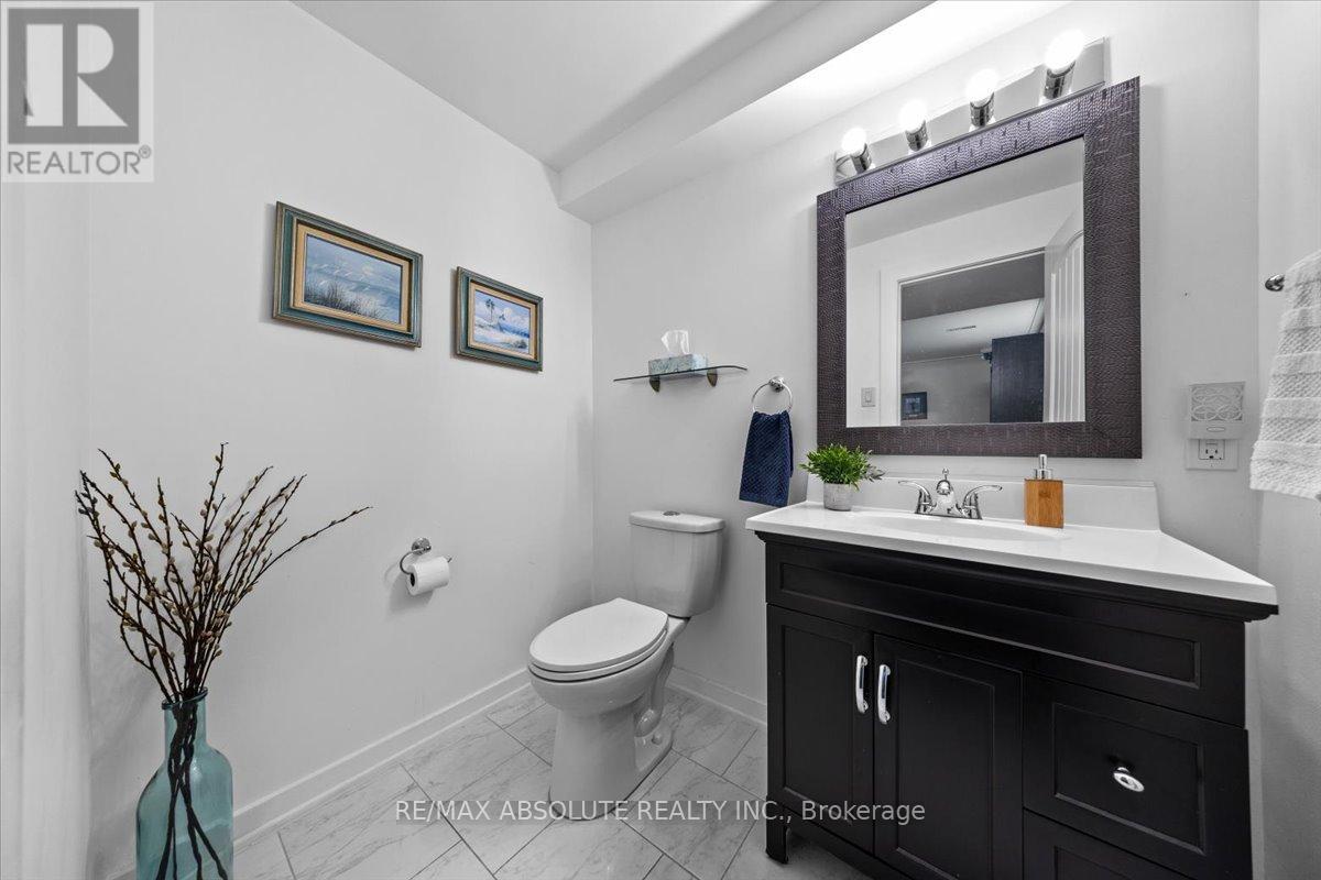 Photo 37 of 706 Bridleglen Crescent, Ottawa ON