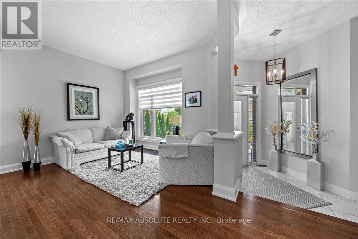 Photo 8 of 706 Bridleglen Crescent, Ottawa ON