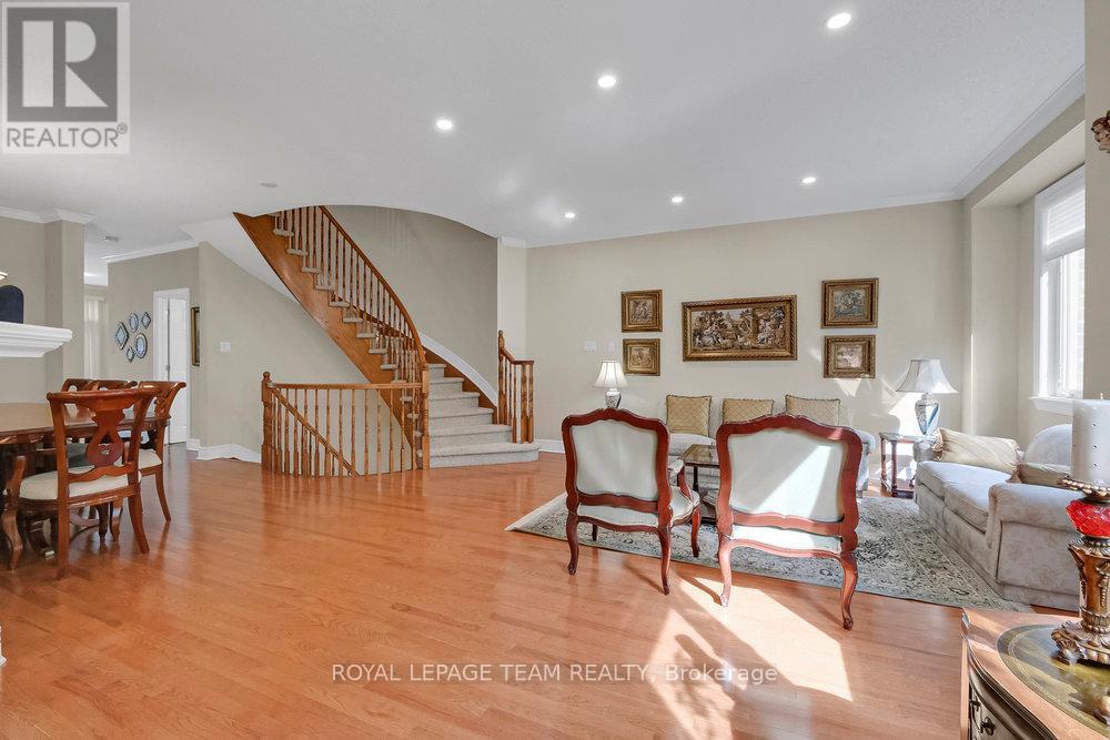 Photo 12 of 6 130 Lanark Avenue, Ottawa ON