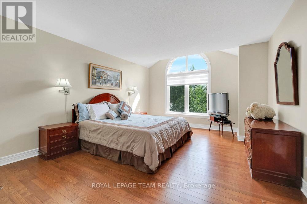 Photo 26 of 6 130 Lanark Avenue, Ottawa ON