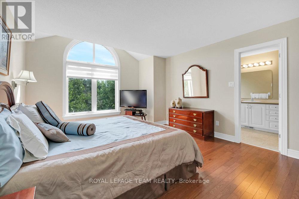 Photo 27 of 6 130 Lanark Avenue, Ottawa ON
