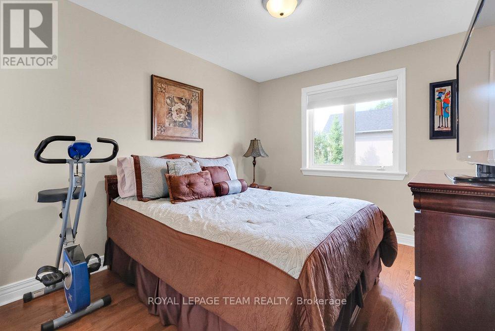 Photo 29 of 6 130 Lanark Avenue, Ottawa ON