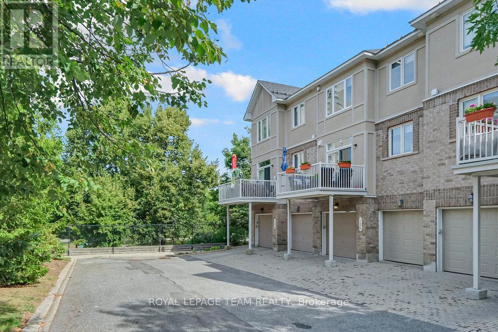 Photo 37 of 6 130 Lanark Avenue, Ottawa ON