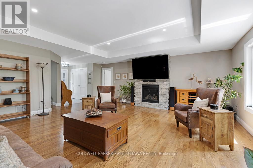 Photo 7 of 22 Rideau Crossing Crescent, North Grenville ON