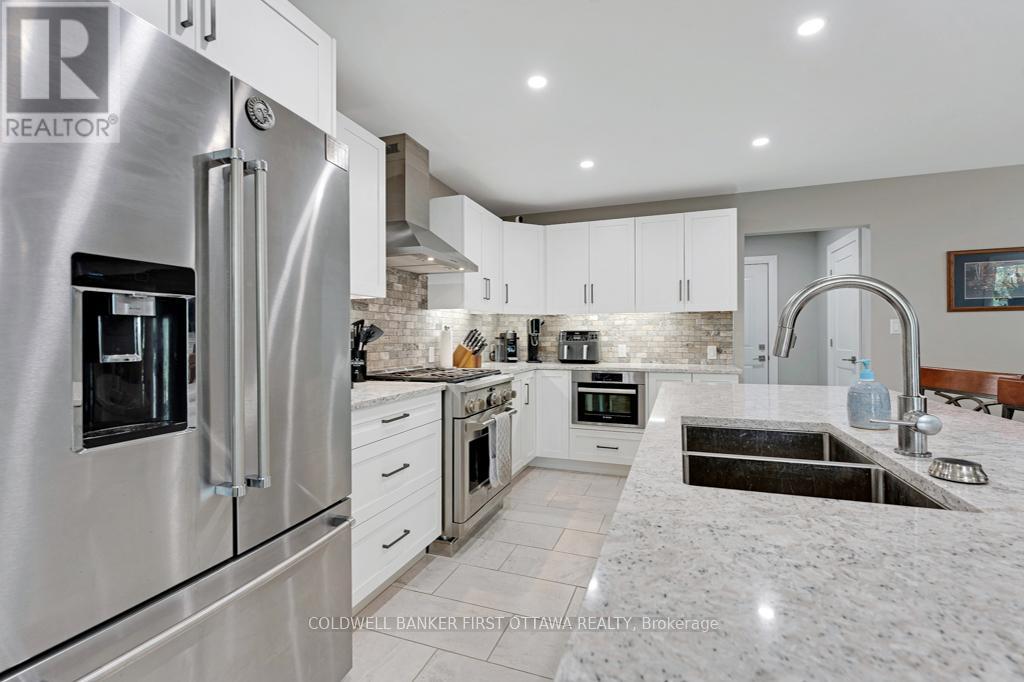 Photo 14 of 22 Rideau Crossing Crescent, North Grenville ON